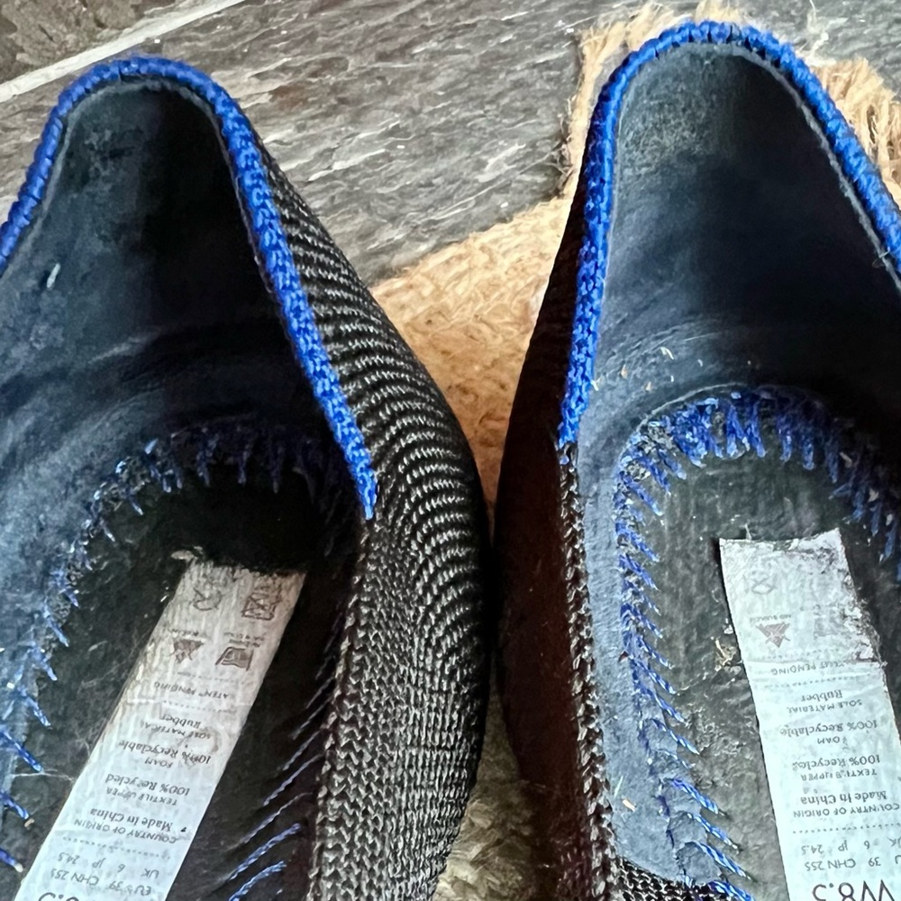 Rothy’s licorice with metallic point, 8.5 - Picture 9 of 14